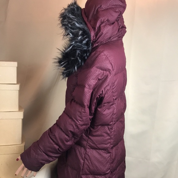 The North Face down parka plum or burgundy color with fur hood large - Picture 4 of 17